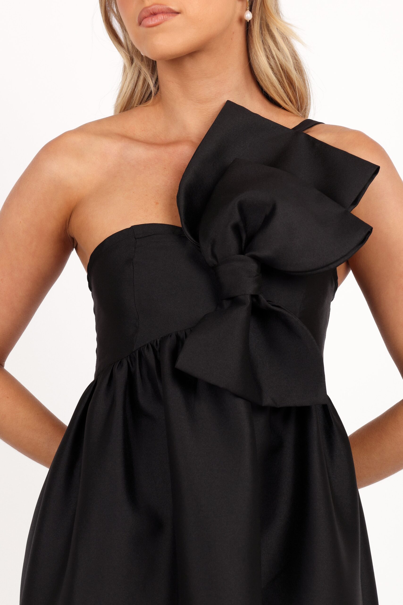 petal and pup usa dresses betina bow front maxi dress black 1064249278.jpg petal and pup usa dresses betina bow front maxi dress black 1064249278.jpg