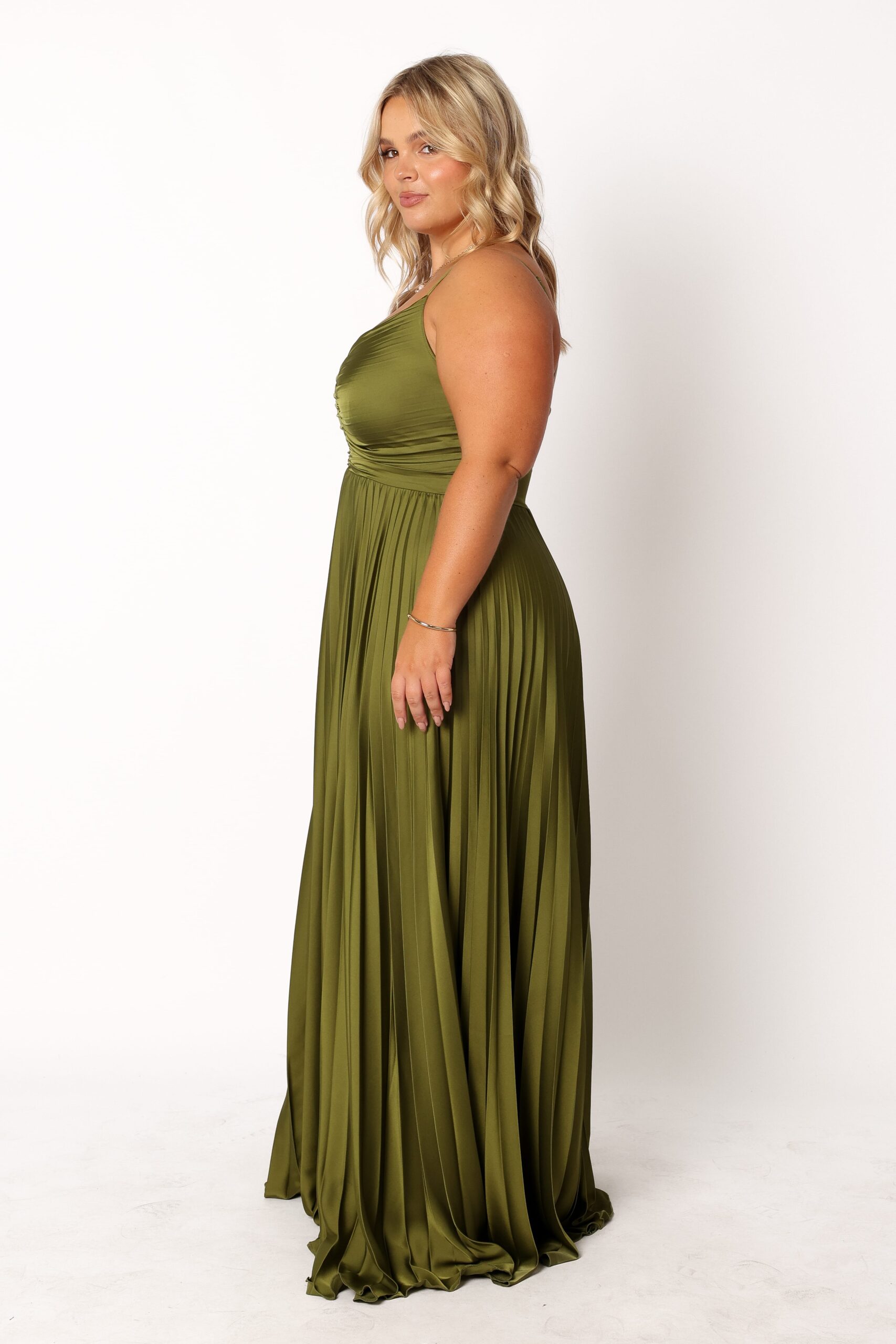 petal and pup usa dresses naira pleated maxi dress palm green 1151412820.jpg petal and pup usa dresses naira pleated maxi dress palm green 1151412820.jpg