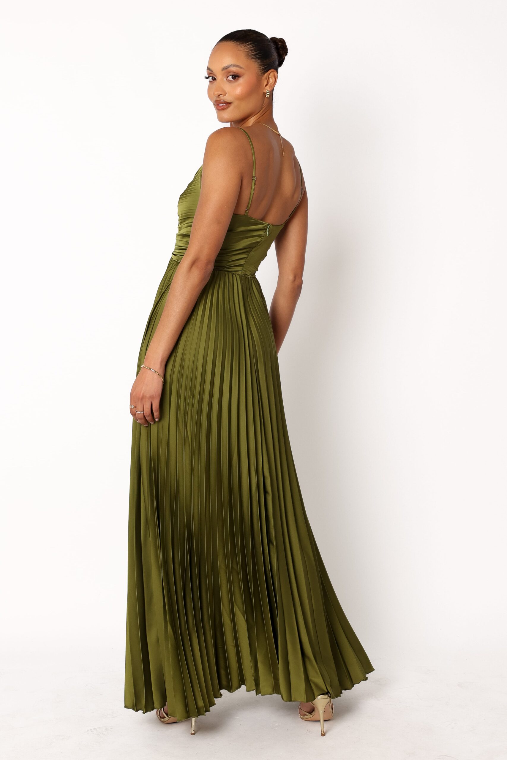 petal and pup usa dresses naira pleated maxi dress palm green 1151412826.jpg petal and pup usa dresses naira pleated maxi dress palm green 1151412826.jpg