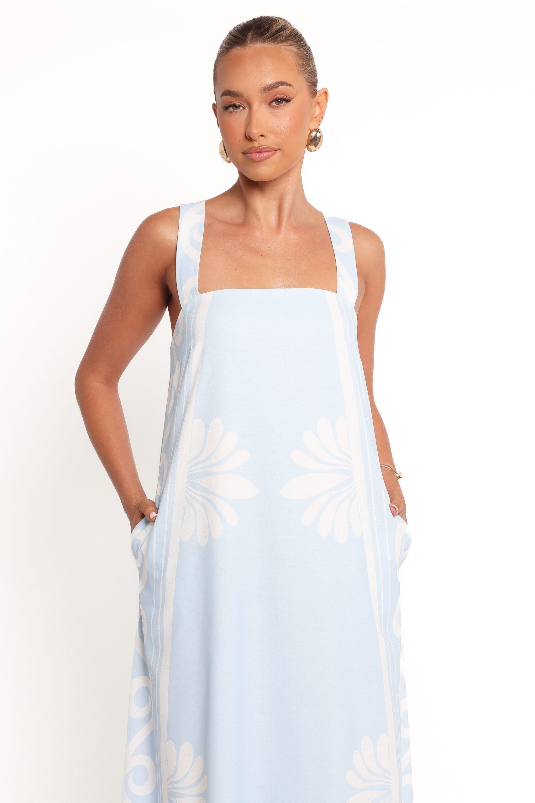 petal and pup usa dresses valeria maxi dress blue 1101123897.jpg petal and pup usa dresses valeria maxi dress blue 1101123897.jpg